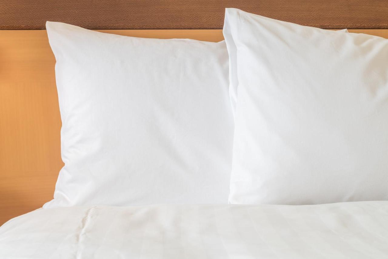 Express & - Madison West - By Ihg Hotel
