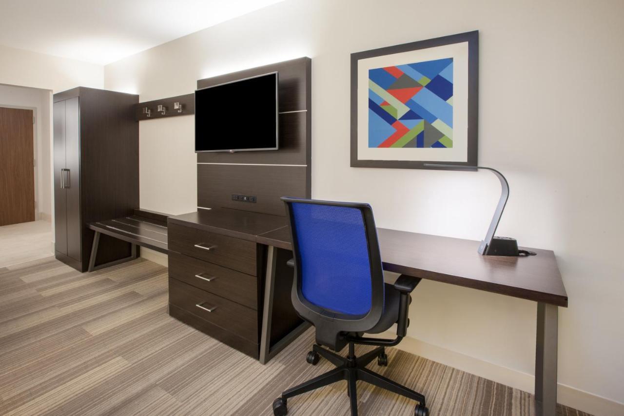 Express & - Madison West - By Ihg Hotel 3*