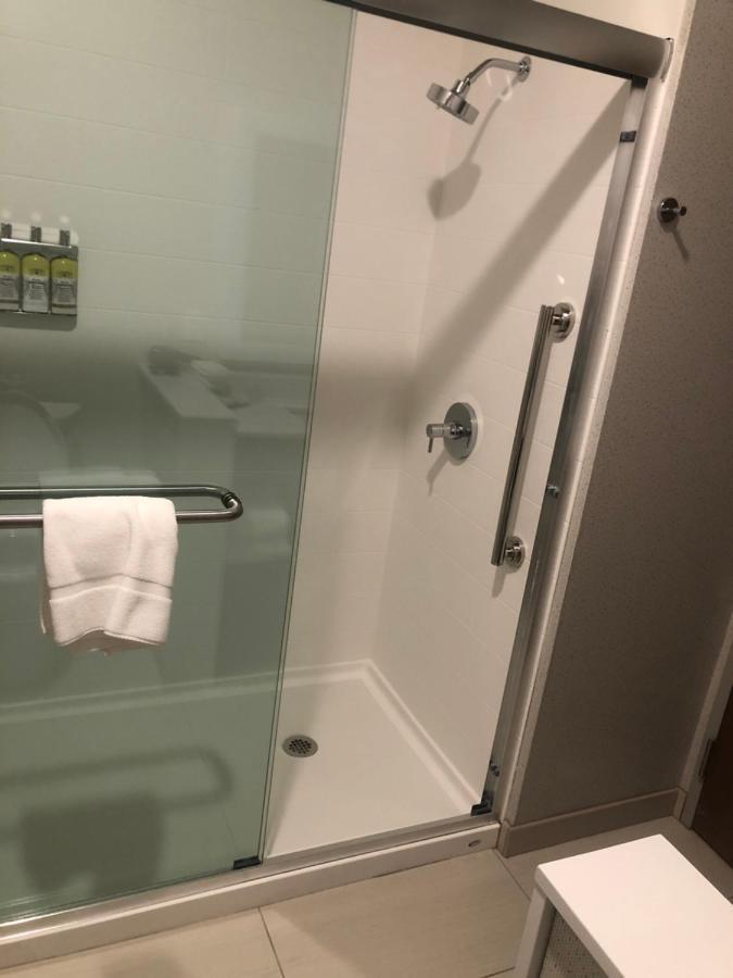 Express & - Madison West - By Ihg