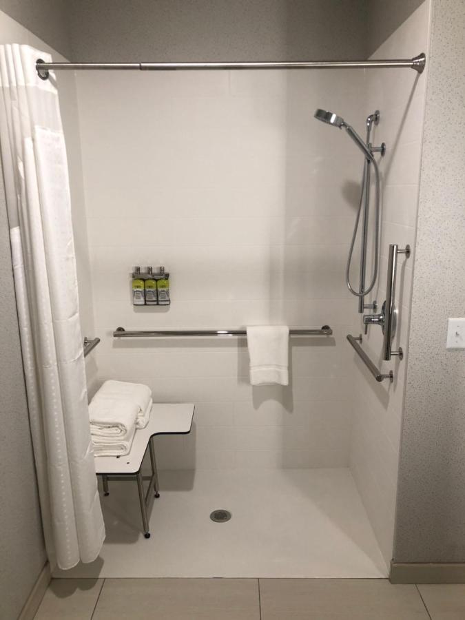 Express & - Madison West - By Ihg Middleton