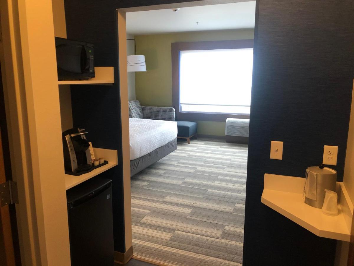 Express & - Madison West - By Ihg Middleton