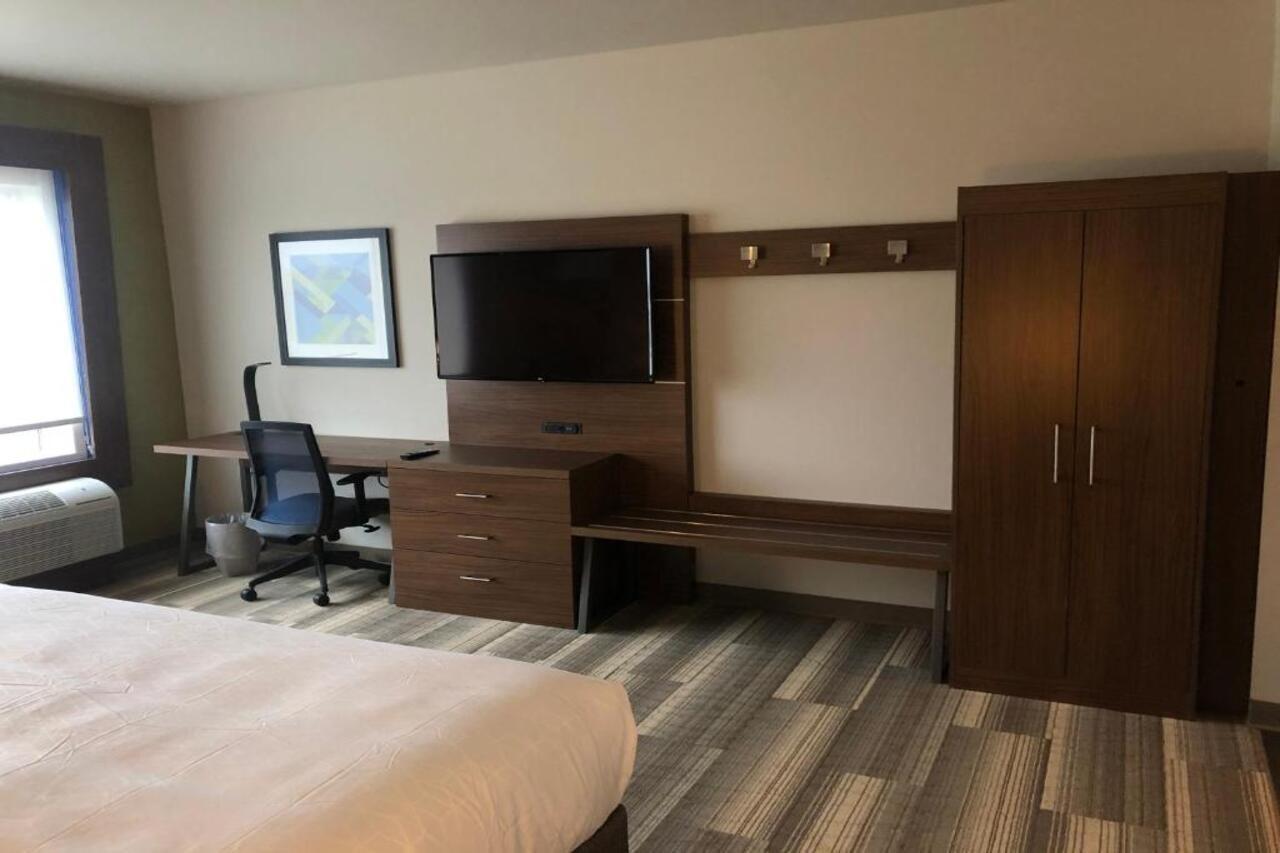 Express & - Madison West - By Ihg Hotel Middleton
