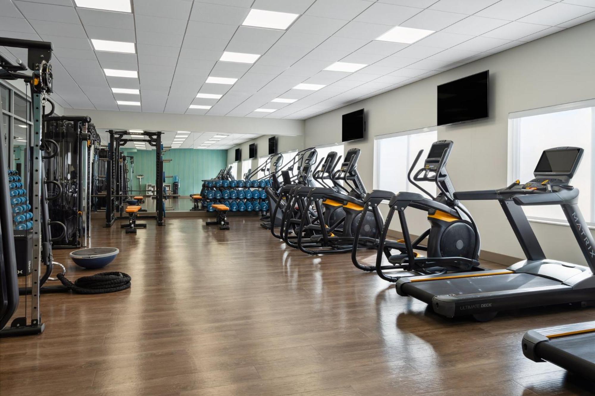 Express & - Madison West - By Ihg Middleton