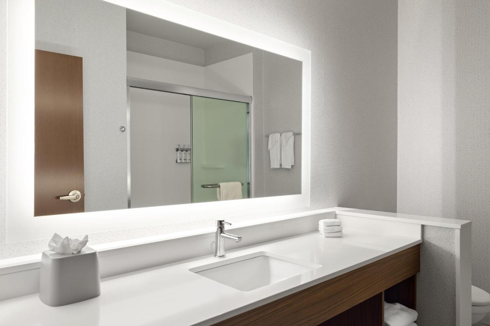 Hotel Express & - Madison West - By Ihg 3*
